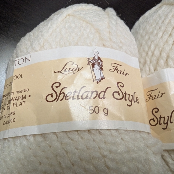 Vintage yarn Eaton Lady Fair  Shetland Style ACRYLIC WOOL blend ivory 50g x 2 - Picture 2 of 7